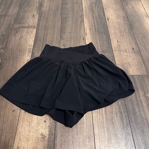 Offline by Aerie real me crossover flowy shorts black size small